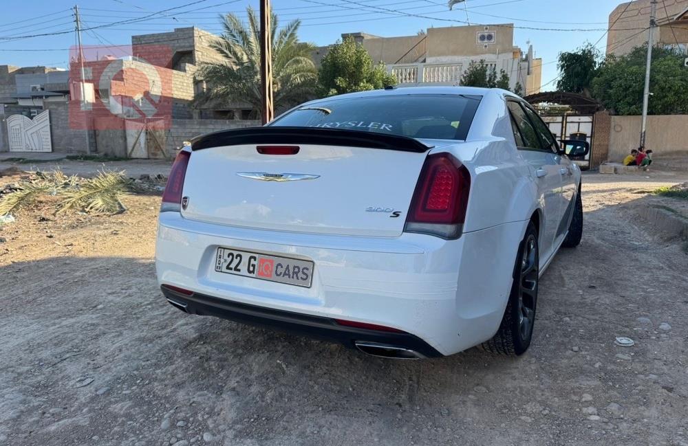 كرايسلر 300